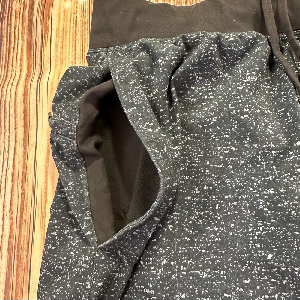 Lululemon Athletica Men's Black Shorts Unlined  Size Large - Picture 4 of 14